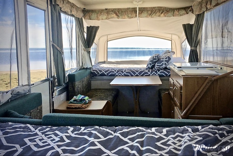 2000 Coleman Destiny Sea Pine Interior