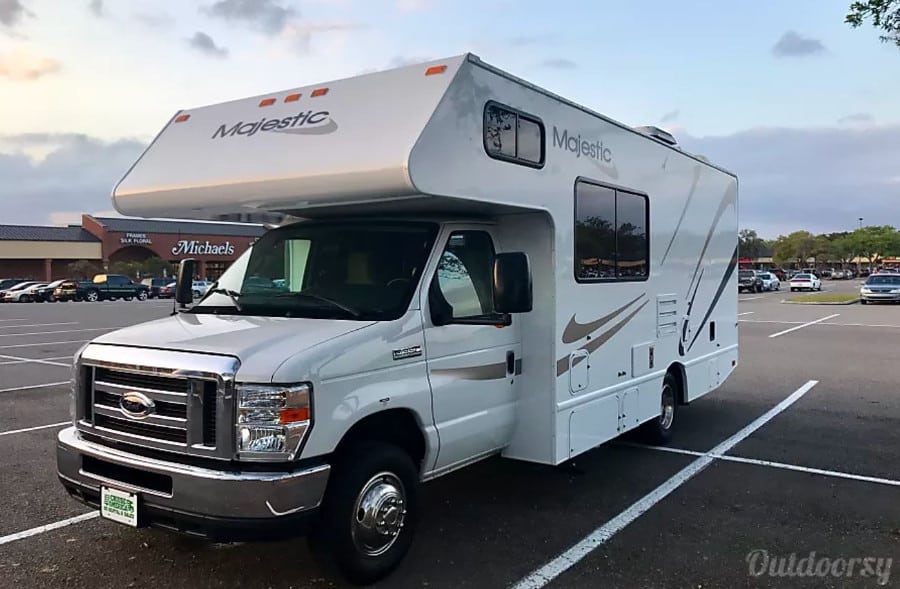 Thor Motor Coach Four Winds Majestic