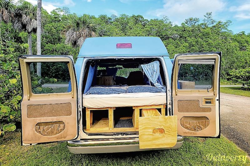 1998 Ford Econoline interior