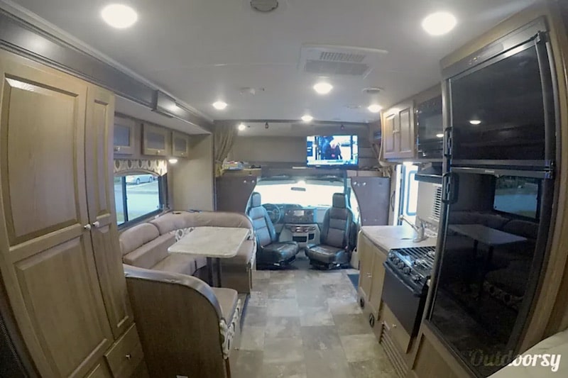 2016 Coachmen Leprechaun interior