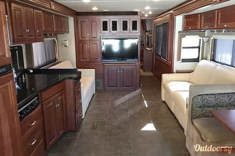 2017 Winnebago Journey interior