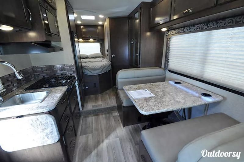2018 Thor Motor Coach Four Wind interior 2018 Thor Motor Coach Four Wind interior