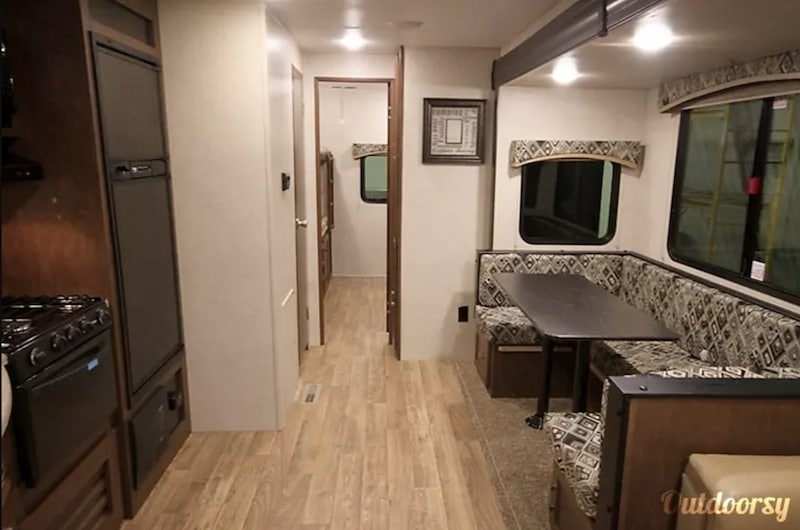 2017 Venture RV SportTrek