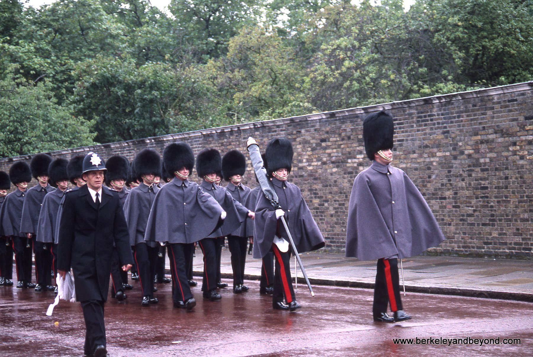 LONDON-Buckingham Palace-military parade-c1992 Carole Terwilliger Meyers-slide scan