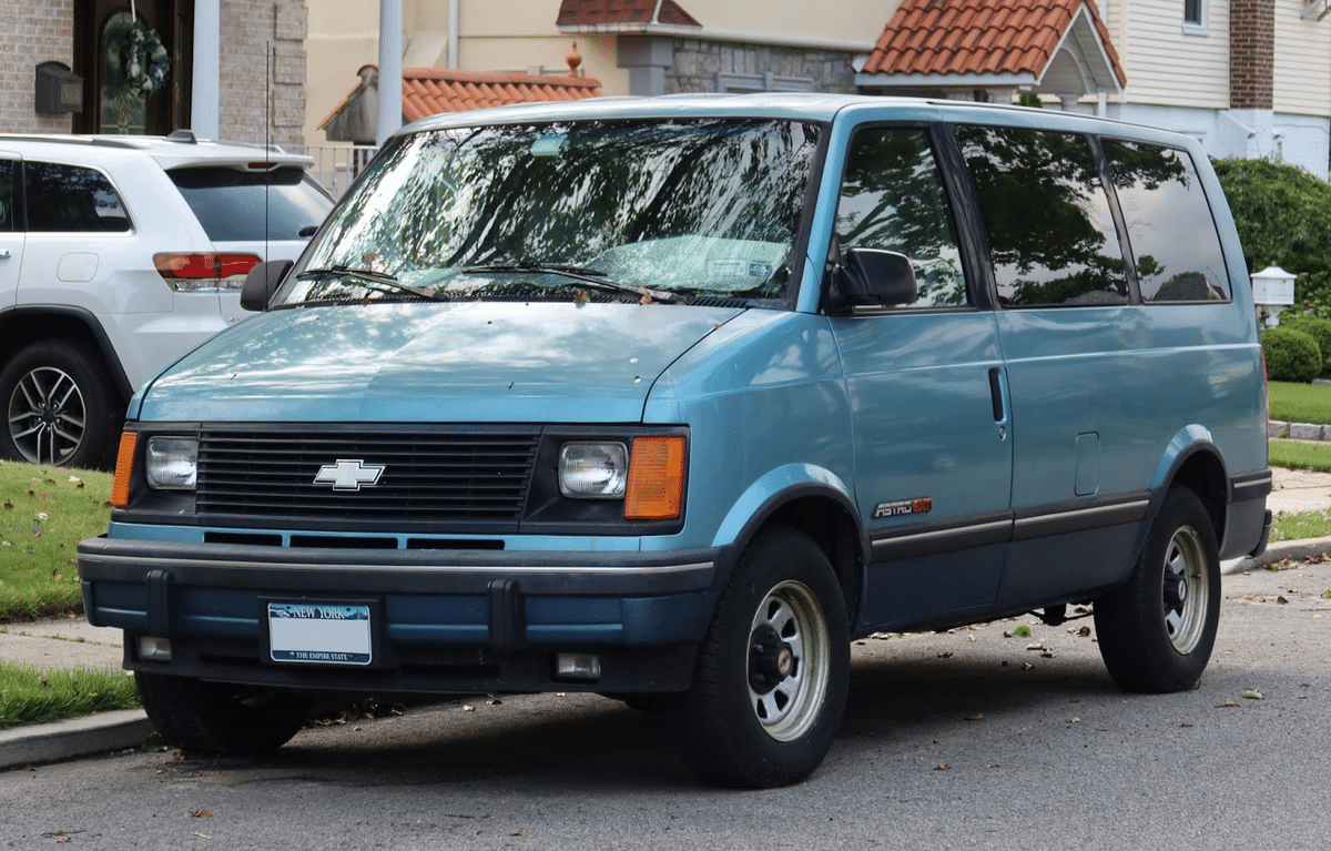 1994 chevrolet astro, front (2) 6.14.21