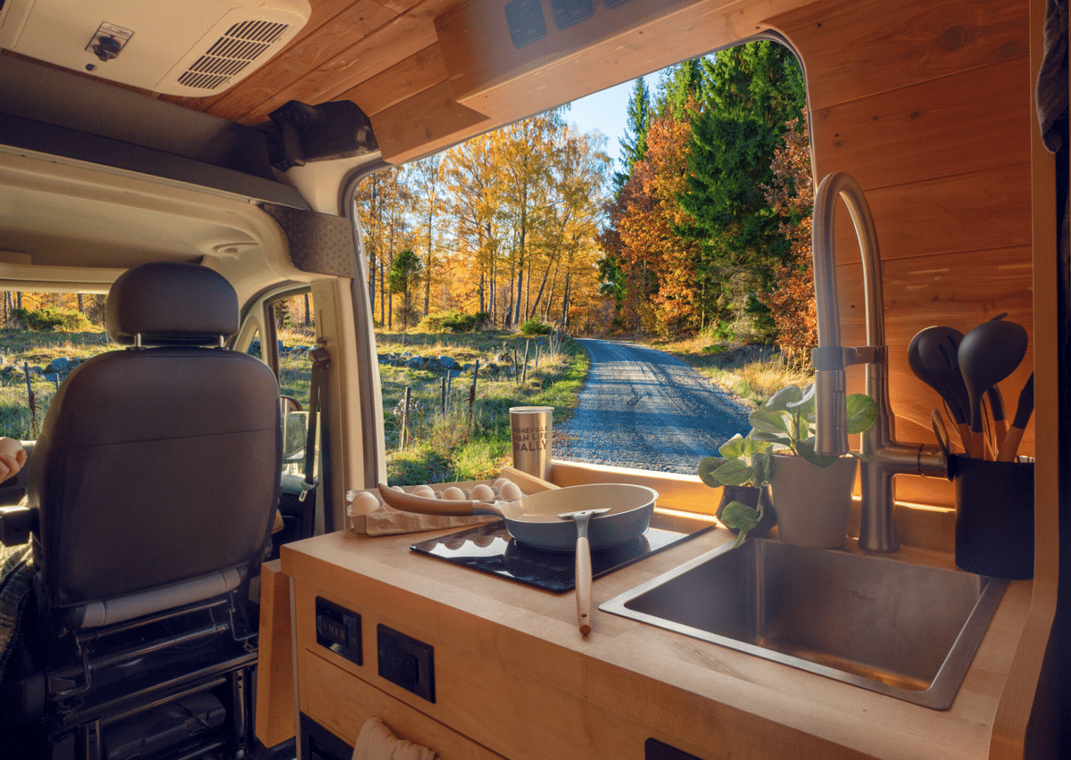 Off grid aventures camper van