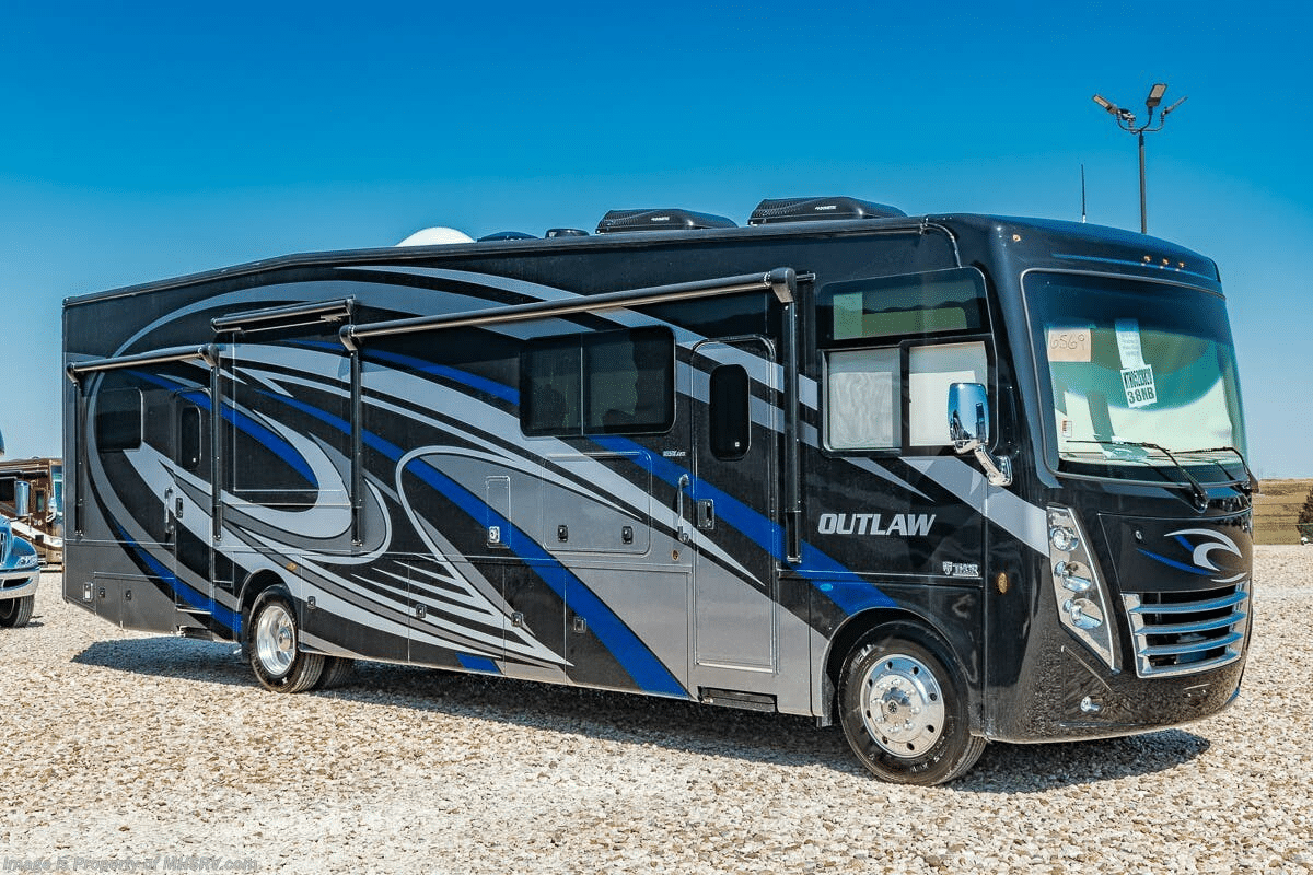 Thor outlaw class a toy hauler motorhome 38mb